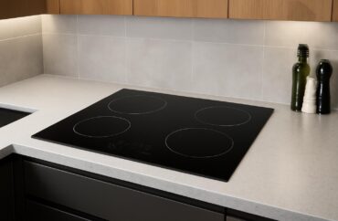 Découvrez notre guide 2025 pour bien choisir votre plaque de cuisson : induction, gaz ou mixte ? Avantages, inconvénients et conseils d’experts pour trouver la solution idéale pour votre cuisine.